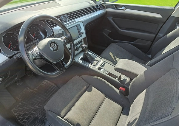 Volkswagen Passat cena 52000 przebieg: 198795, rok produkcji 2015 z Gubin małe 277